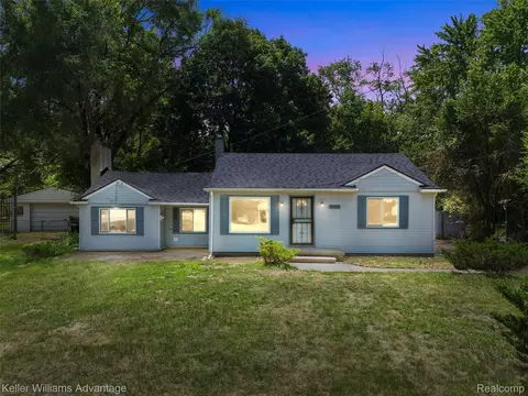 21645 Frazer Ave, Southfield, MI 48075