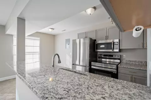 Kitchen - 2605 Thornbrier Ct, Orion, MI 48360 photo 2 of 4