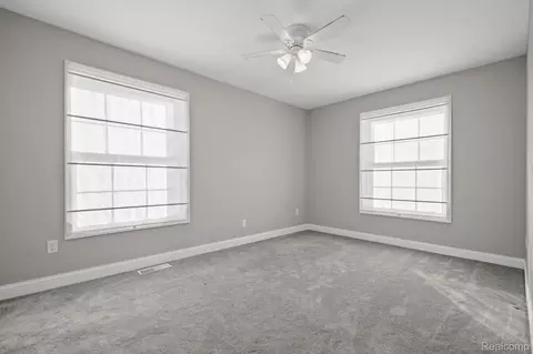 Bedroom - 2605 Thornbrier Ct, Orion, MI 48360 photo 3 of 6