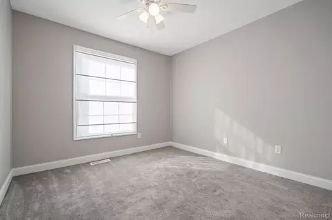 Bedroom - 2605 Thornbrier Ct, Orion, MI 48360 photo 5 of 6