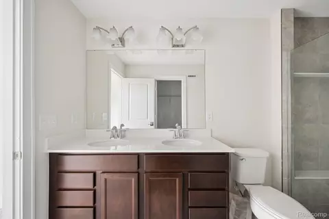 Bath - 1016 Pine Tree Ln, Troy, MI 48085 photo 1 of 3