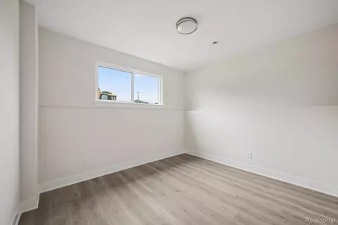Bedroom - 1016 Pine Tree Ln, Troy, MI 48085 photo 4 of 10