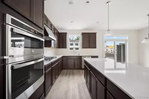 Kitchen - 1016 Pine Tree Ln, Troy, MI 48085 photo 2 of 3