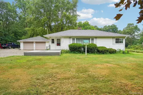1909 Pero Lake Rd, Oregon, MI 48446