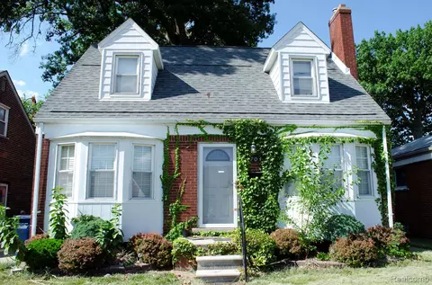 704 Kings Hwy, Lincoln Park, MI 48146