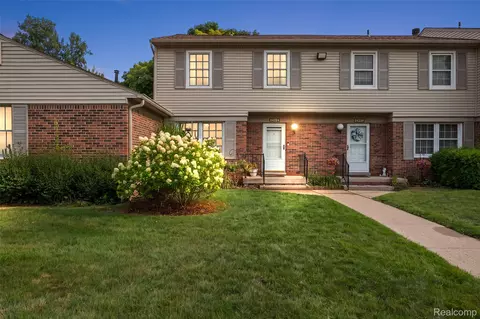 24224 Bashian Dr, Novi, MI 48375