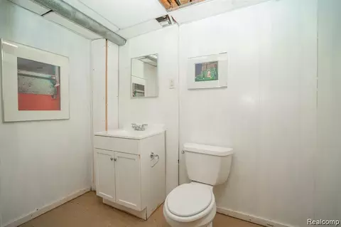Bath - 25568 Thomas Dr, Warren, MI 48091 photo 3 of 3