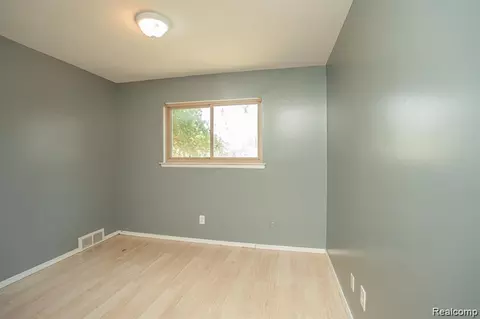 Bedroom - 25568 Thomas Dr, Warren, MI 48091 photo 3 of 3