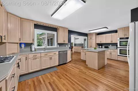 Kitchen - 1141 Springborrow Dr, Flint, MI 48532 photo 1 of 4