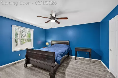 Bedroom - 1141 Springborrow Dr, Flint, MI 48532 photo 7 of 11