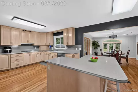 Kitchen - 1141 Springborrow Dr, Flint, MI 48532 photo 4 of 4