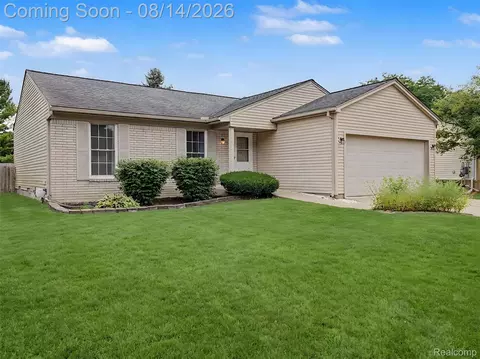 24720 Kings Pointe, Novi, MI 48375