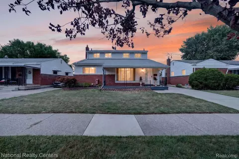 833 Bernie Ln, Madison Heights, MI 48071