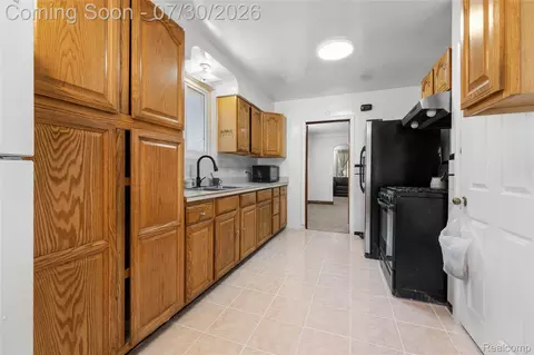 Kitchen - 7841 E Morrow Cir, Dearborn, MI 48126 photo 3 of 3