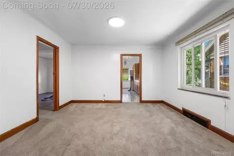 Living - 7841 E Morrow Cir, Dearborn, MI 48126 photo 3 of 4