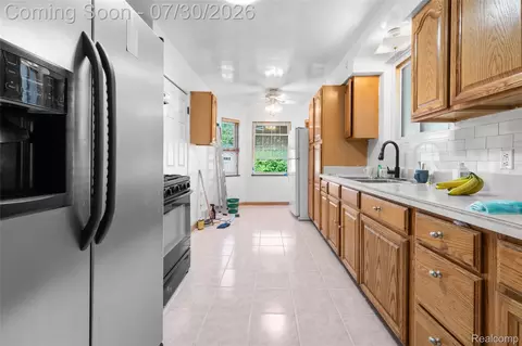 Kitchen - 7841 E Morrow Cir, Dearborn, MI 48126 photo 2 of 3