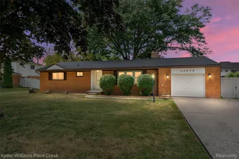 42879 Hanks Ln, Sterling Heights, MI 48314