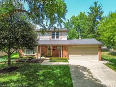 36616 Munger Dr, Livonia, MI 48154