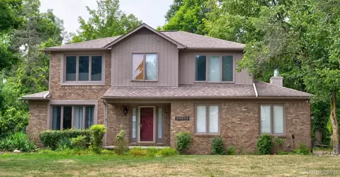 30853 Sudbury Ct, Farmington Hills, MI 48331