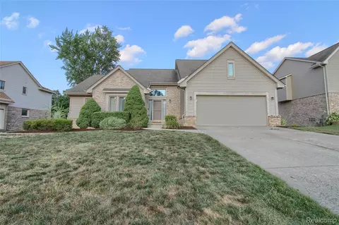 18978 Glengarry Dr, Livonia, MI 48152