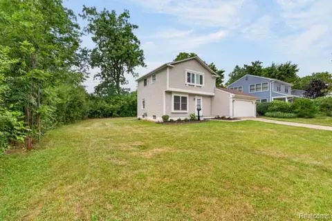 1506 Dicken Dr, Ann Arbor, MI 48103