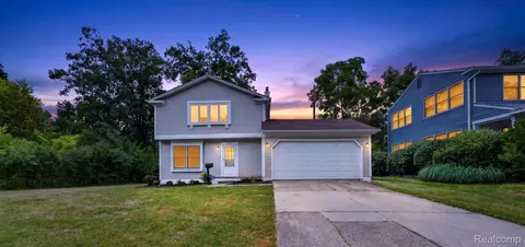 1506 Dicken Dr, Ann Arbor, MI 48103