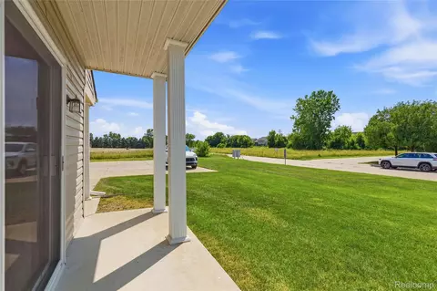 Exterior - 45623 Gable Dr, Macomb, MI 48044 photo 3 of 4