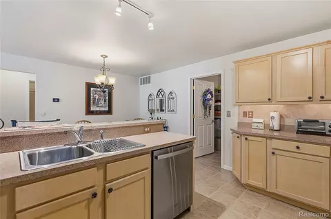 Kitchen - 45623 Gable Dr, Macomb, MI 48044 photo 2 of 3