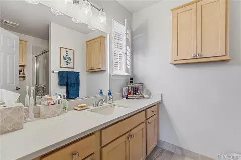 Bath - 45623 Gable Dr, Macomb, MI 48044 photo 3 of 6