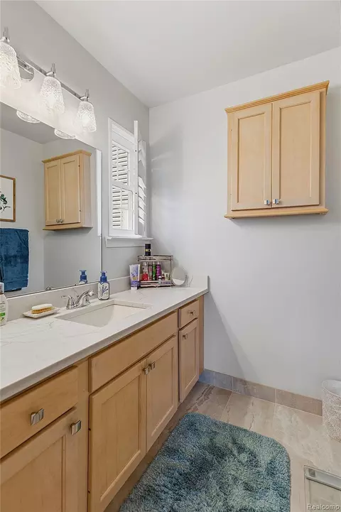 Bath - 45623 Gable Dr, Macomb, MI 48044 photo 6 of 6