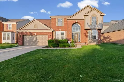 33868 Monterra Ln, Sterling Heights, MI 48312