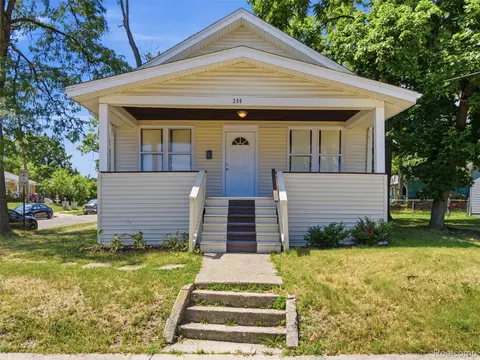 290 S Paddock St, Pontiac, MI 48342