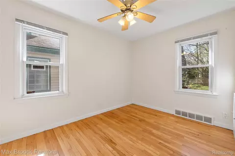 Bedroom - 450 E Maplehurst St, Ferndale, MI 48220 photo 2 of 3
