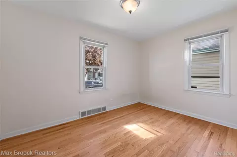 Bedroom - 450 E Maplehurst St, Ferndale, MI 48220 photo 3 of 3