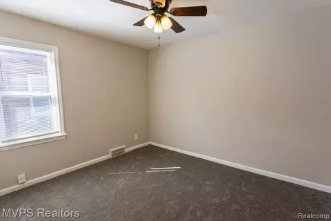 Bedroom - 21737 Mccormick St, Grosse Pointe, MI 48236 photo 3 of 3