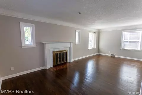 Living - 21737 Mccormick St, Grosse Pointe, MI 48236 photo 1 of 2