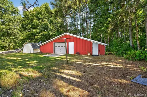 000 Gillette, Flushing, MI 48433 photo 8