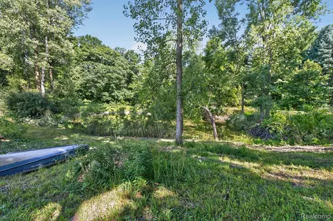 000 Gillette, Flushing, MI 48433 photo 13