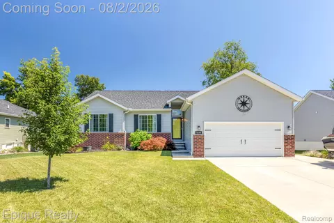 4196 Janice Ct, Fort Gratiot, MI 48059