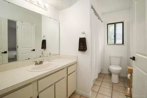 Bath - 4792 Broadway St, Commerce, MI 48382 photo 2 of 2