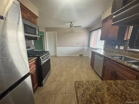 Kitchen - 28653 Gilbert Dr, Warren, MI 48093 photo 4 of 4