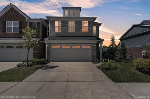 43626 Chancellor Ln, Novi, MI 48375