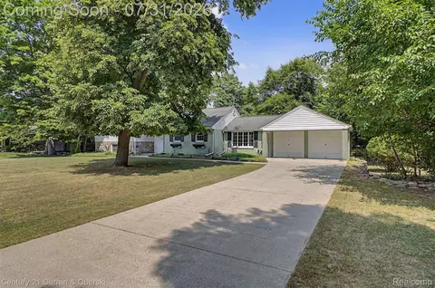 35950 Oakwood Ln, Westland, MI 48186