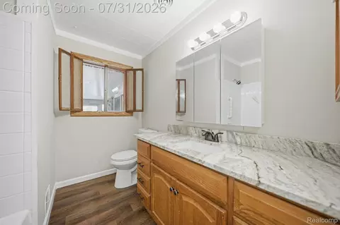 Bath - 32504 Wareham Dr, Warren, MI 48092 photo 1 of 3