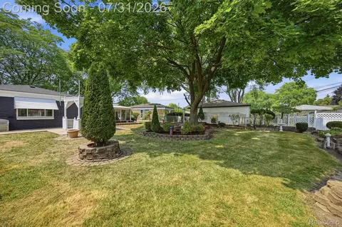 Exterior - 32504 Wareham Dr, Warren, MI 48092 photo 5 of 5