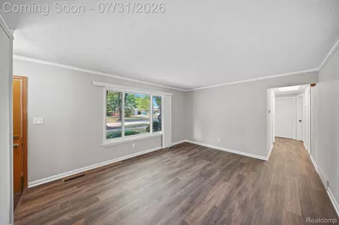 Living - 32504 Wareham Dr, Warren, MI 48092 photo 2 of 5