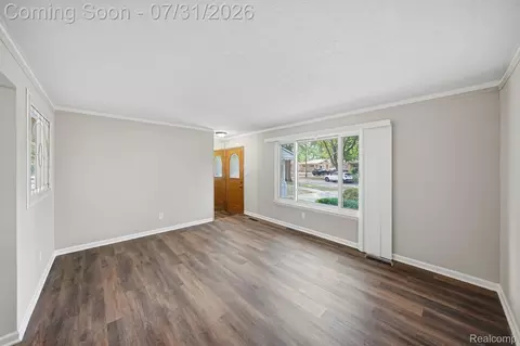 Living - 32504 Wareham Dr, Warren, MI 48092 photo 3 of 5