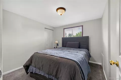 Bedroom - 14246 Williamsburg Dr, Riverview, MI 48193 photo 4 of 5