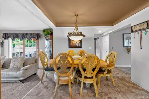 Dining - 14246 Williamsburg Dr, Riverview, MI 48193 photo 1 of 2