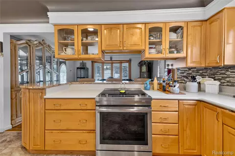 Kitchen - 14246 Williamsburg Dr, Riverview, MI 48193 photo 5 of 5